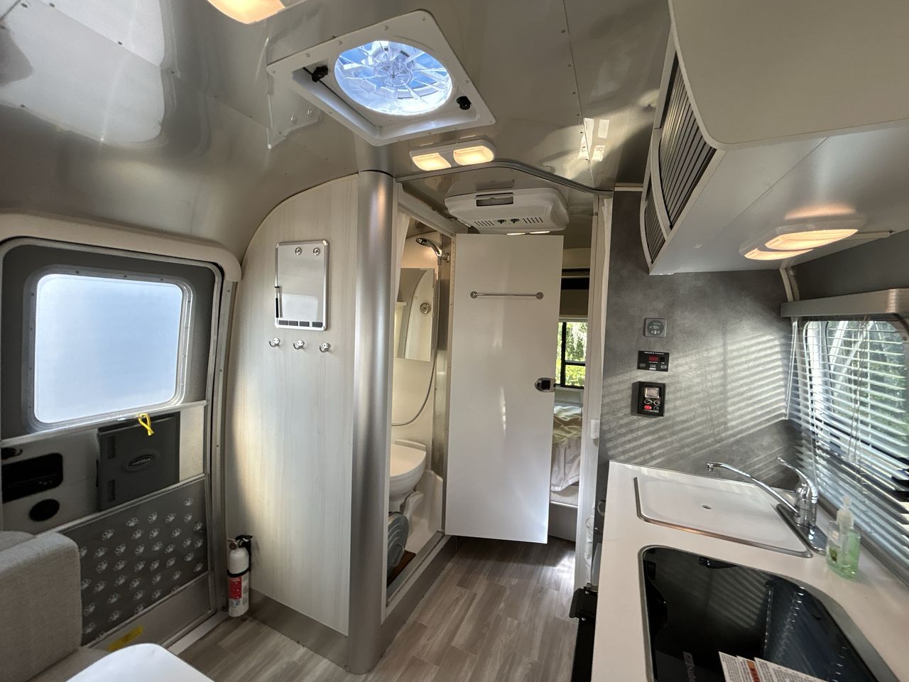 2023 Airstream 16RB Base