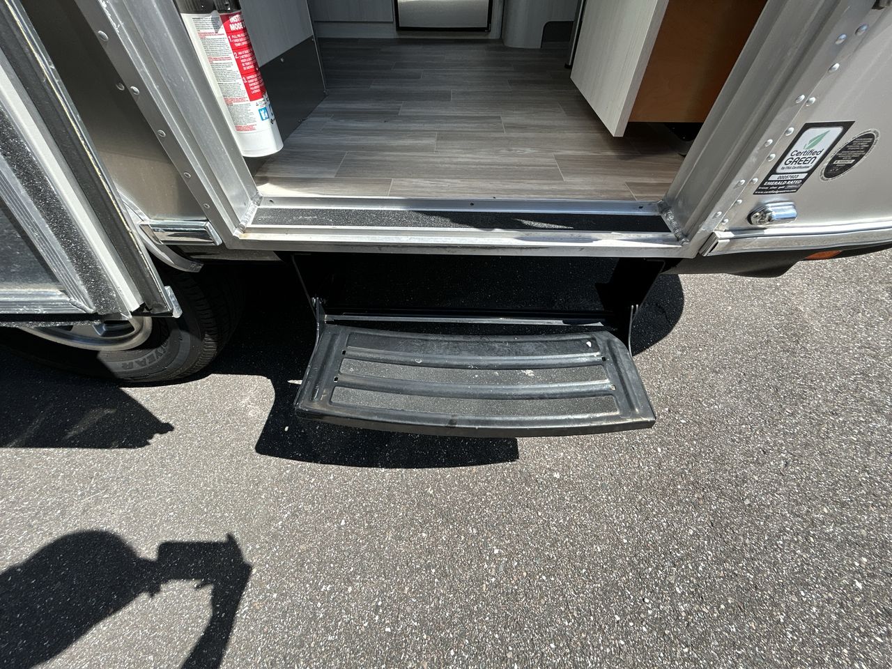 2023 Airstream 16RB Base