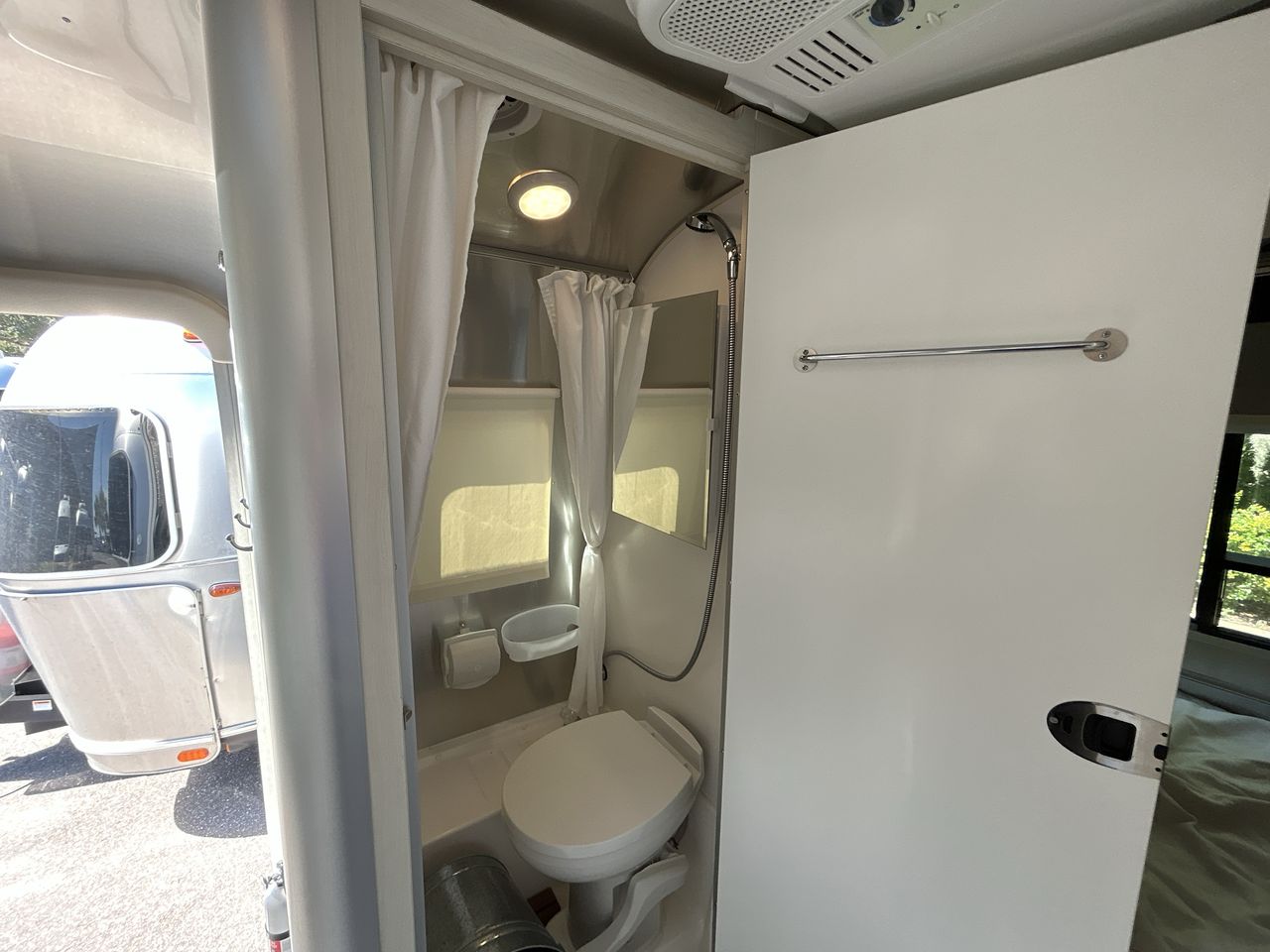 2023 Airstream 16RB Base