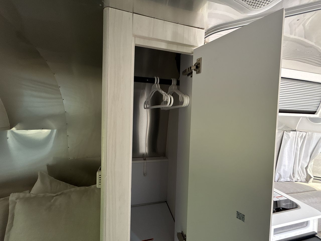 2023 Airstream 16RB Base