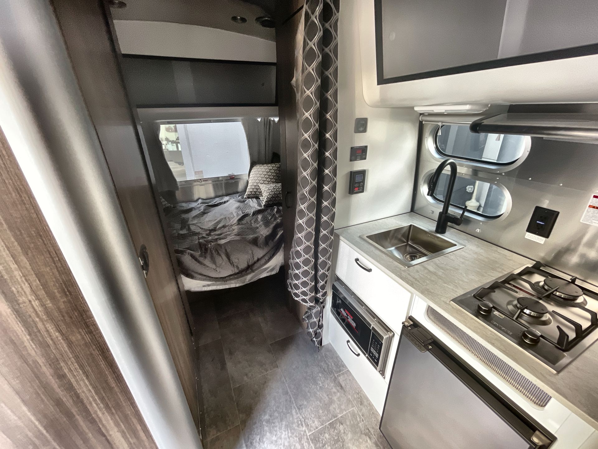 2023 Airstream 16RB Base