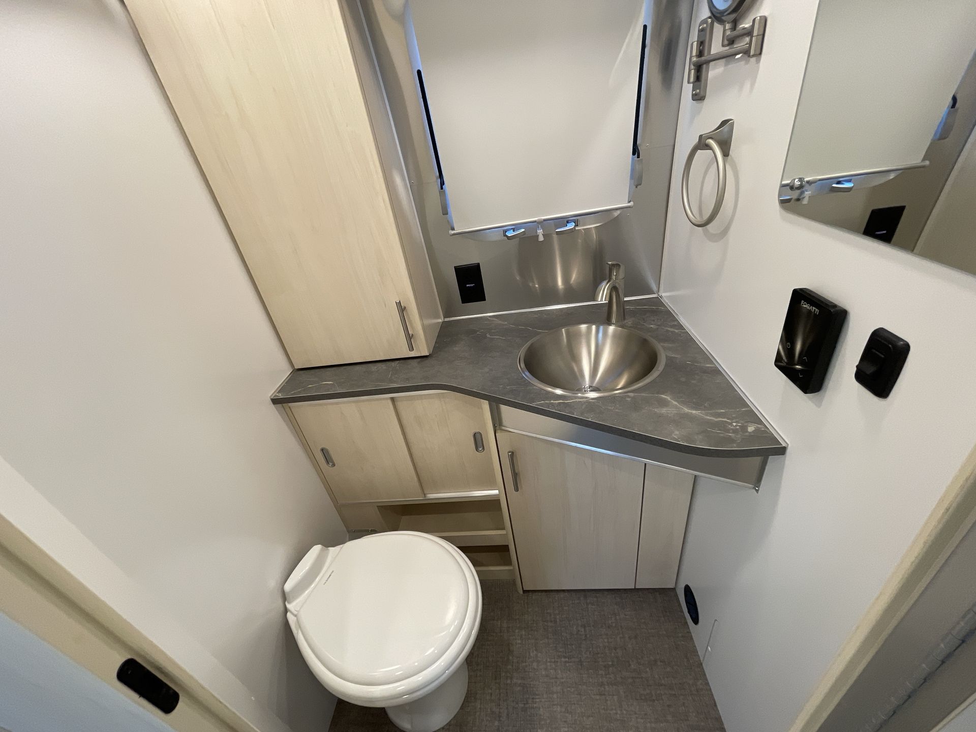 2026 Airstream 25FBT Base