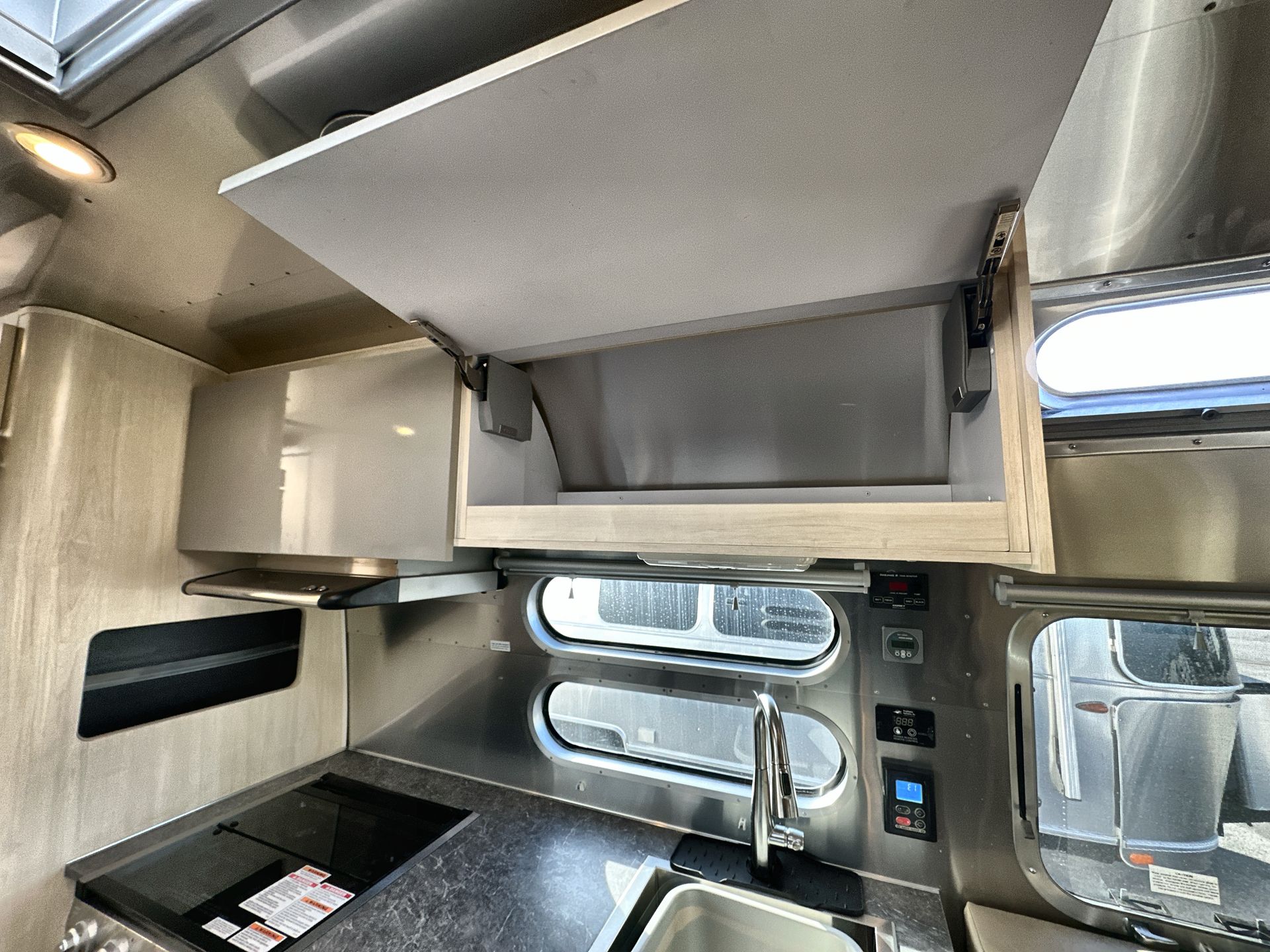 2022 Airstream 28RBT Base