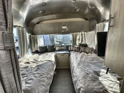 2022 Airstream 28RBT Base