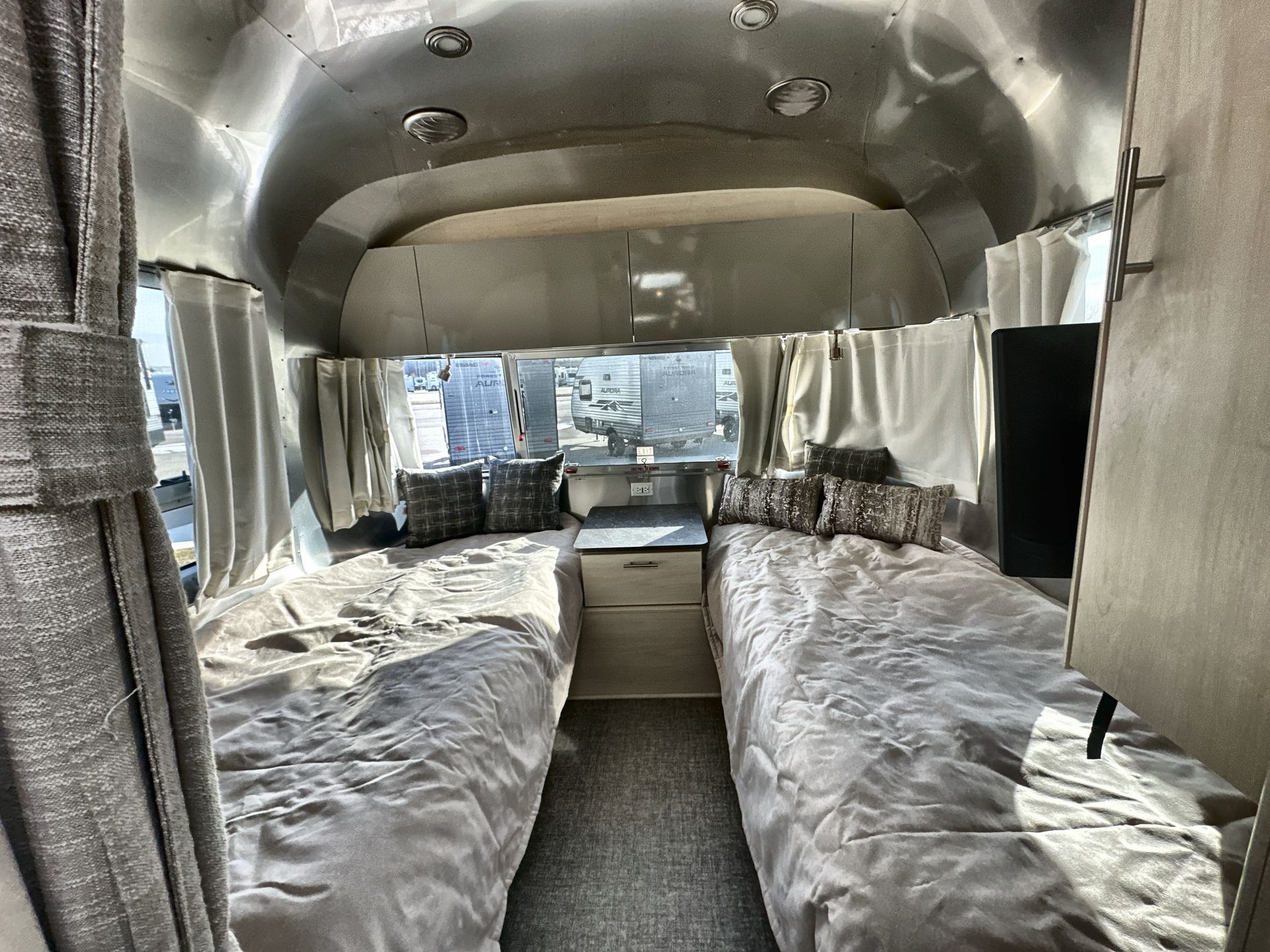 2022 Airstream 28RBT Base