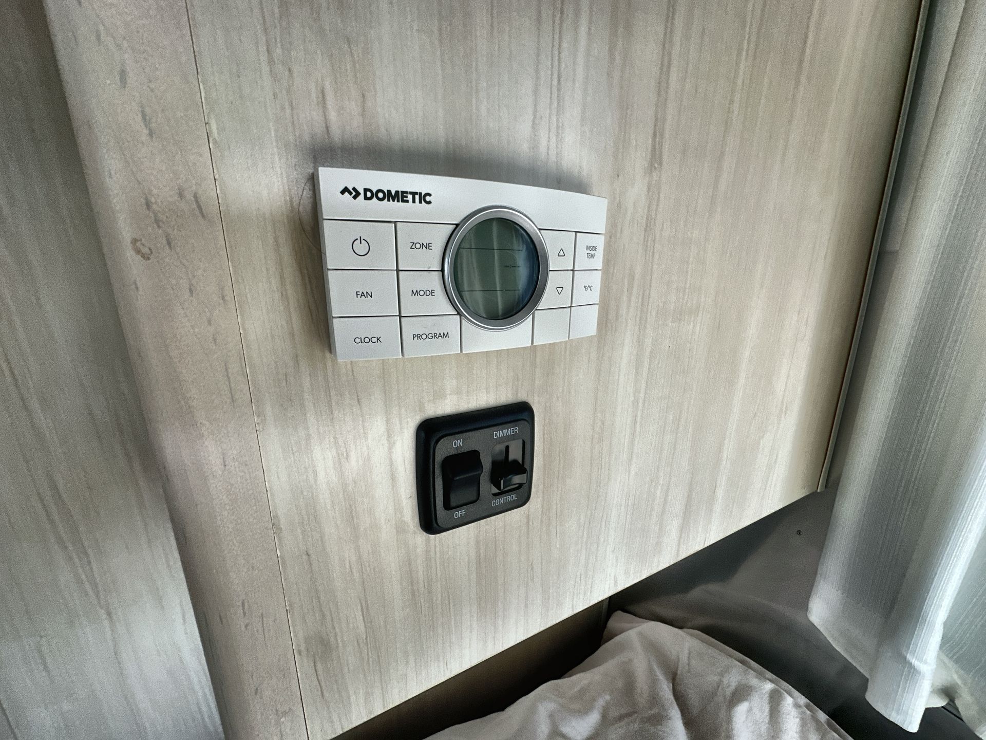 2022 Airstream 28RBT Base