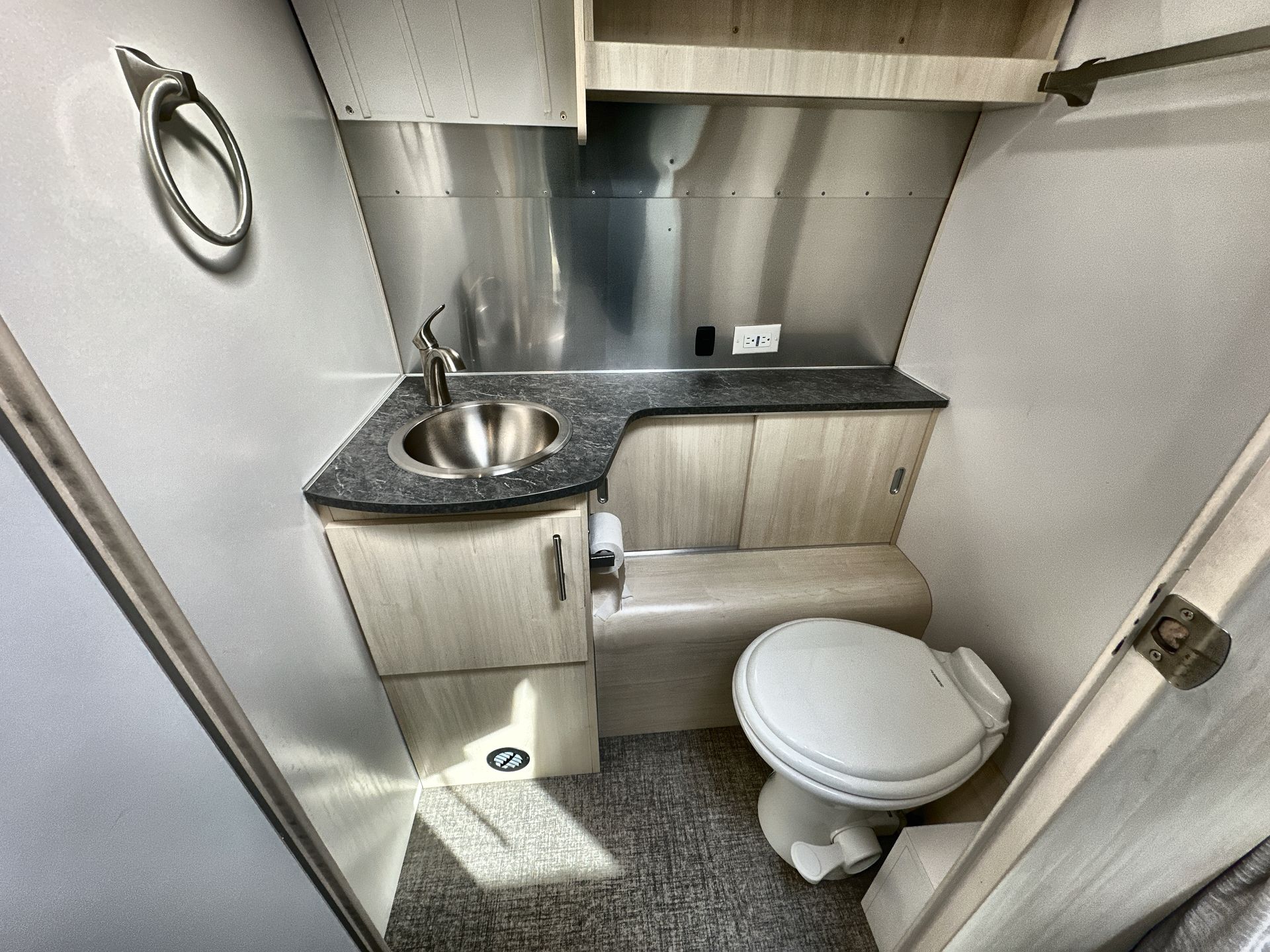 2022 Airstream 28RBT Base