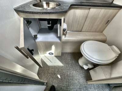 2022 Airstream 28RBT Base