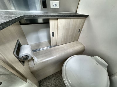 2022 Airstream 28RBT Base