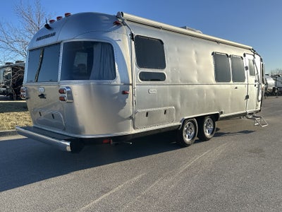 2022 Airstream 28RBT Base