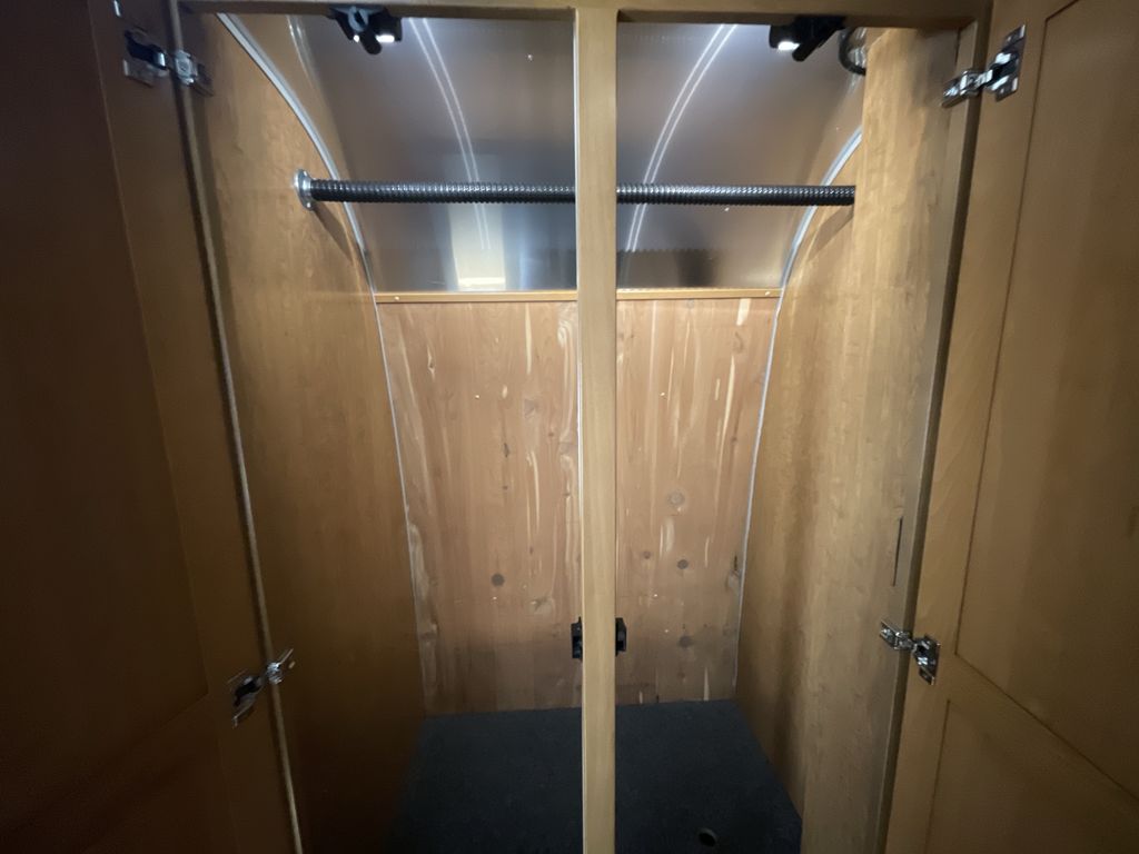 2021 Airstream 30RBT Classic Base