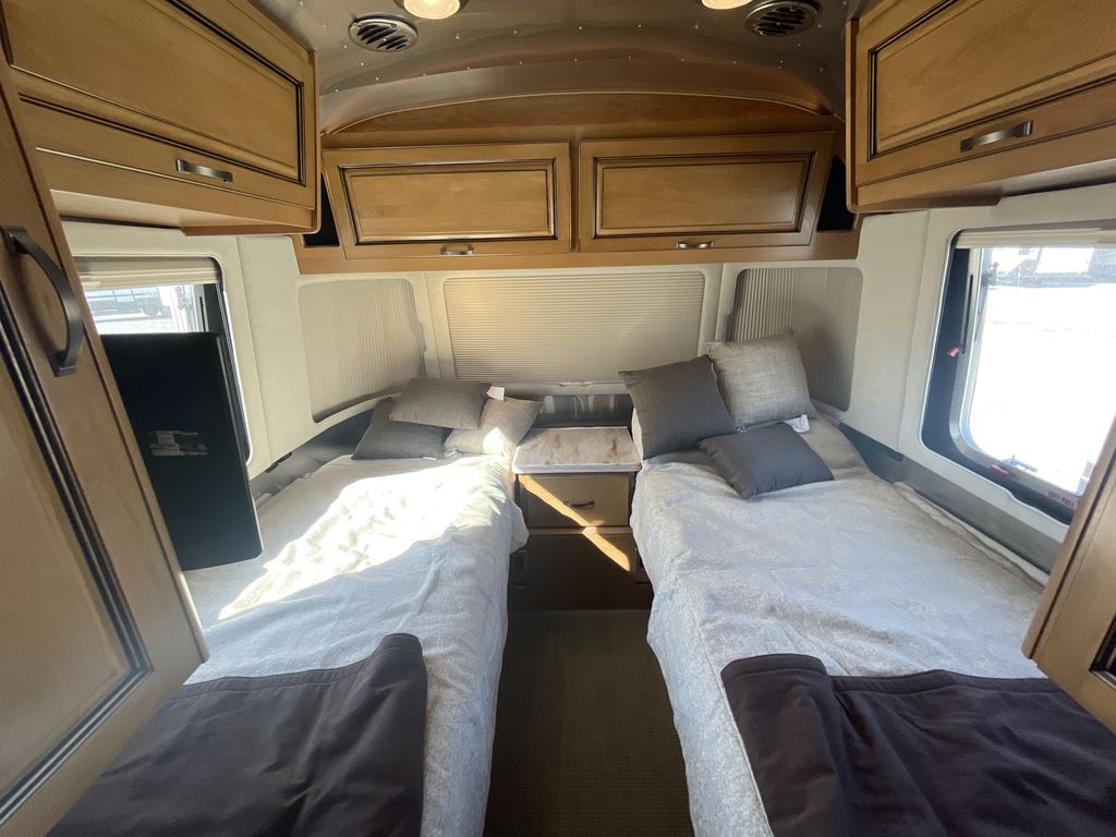 2021 Airstream 30RBT Classic Base
