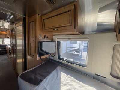2021 Airstream 30RBT Classic Base