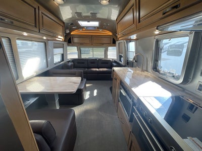 2021 Airstream 30RBT Classic Base