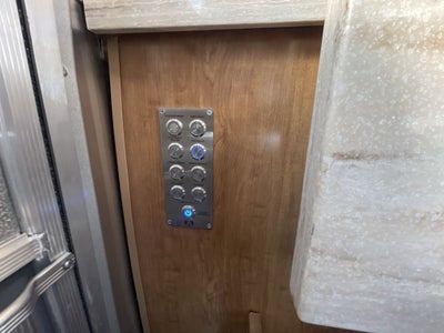 2021 Airstream 30RBT Classic Base