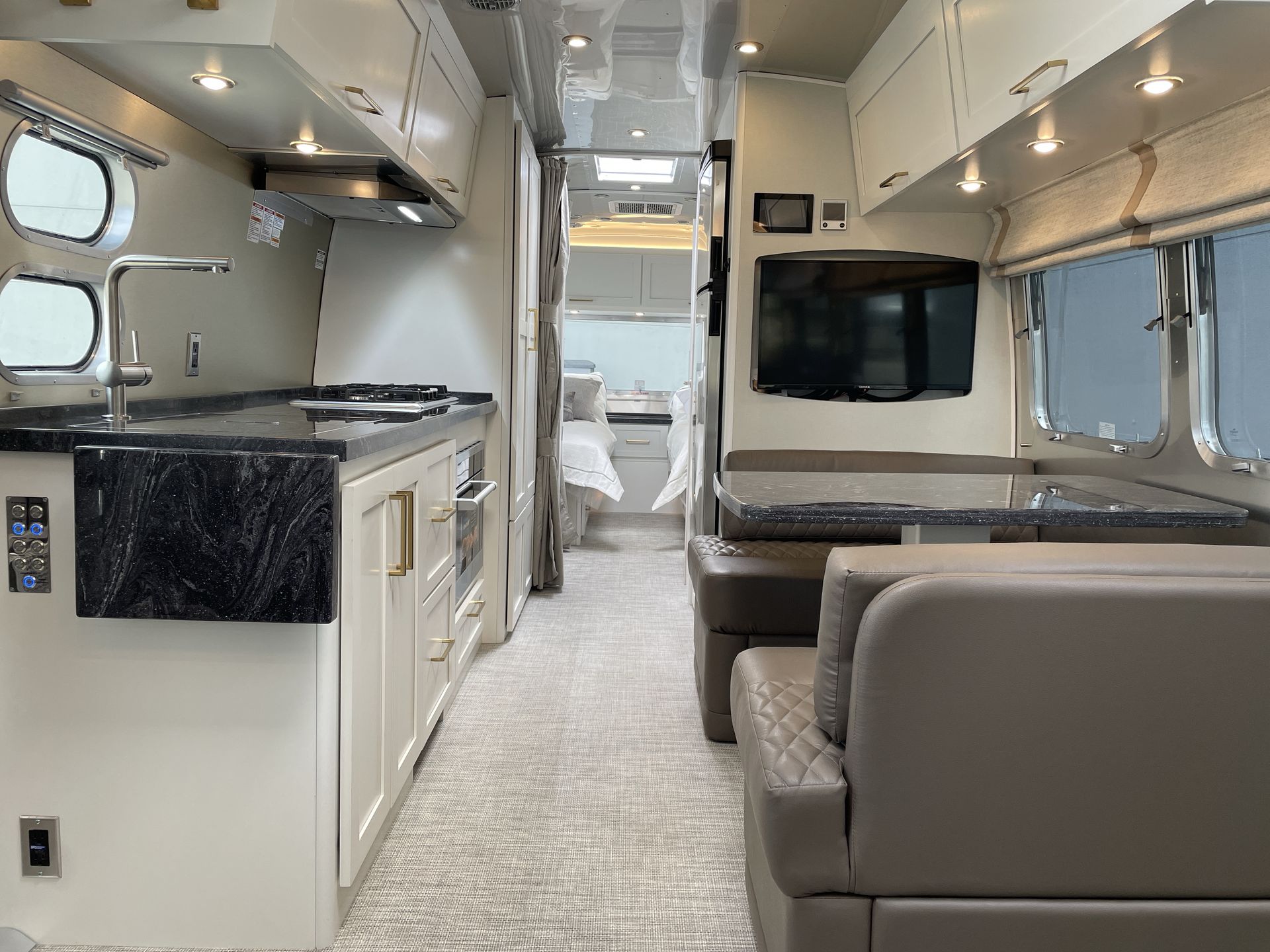 2026 Airstream 30RBT Base