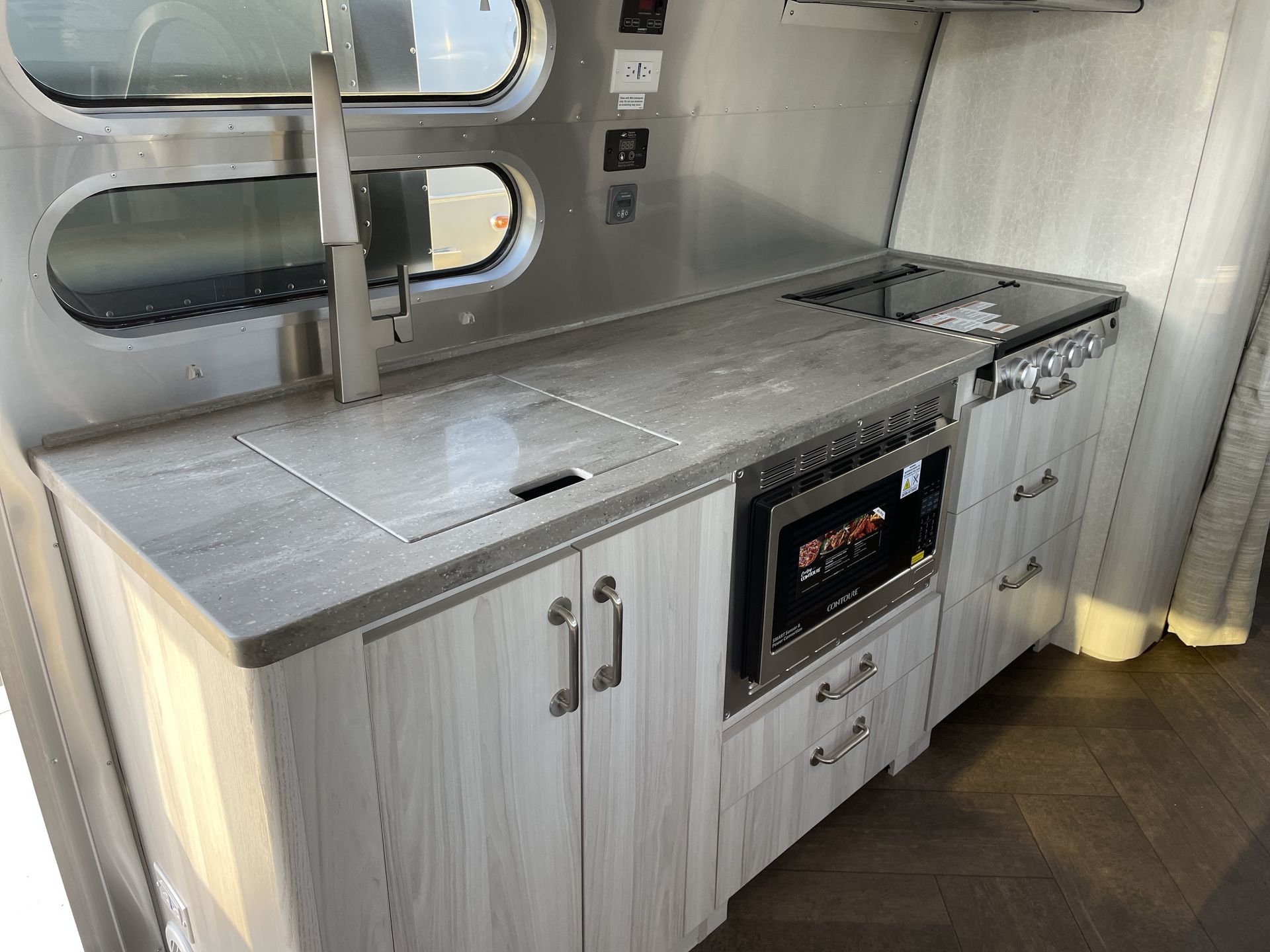 2025 Airstream 30RBQ Base