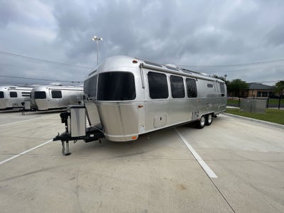 2026 Airstream 30RBT Base