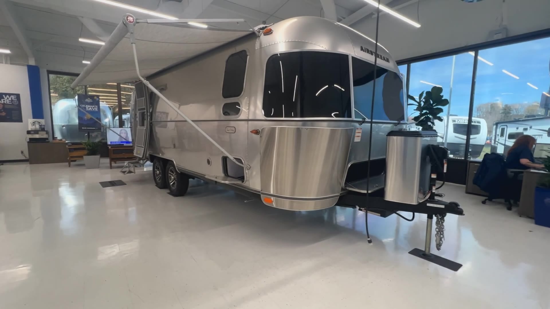 2026 Airstream 25FBT Base
