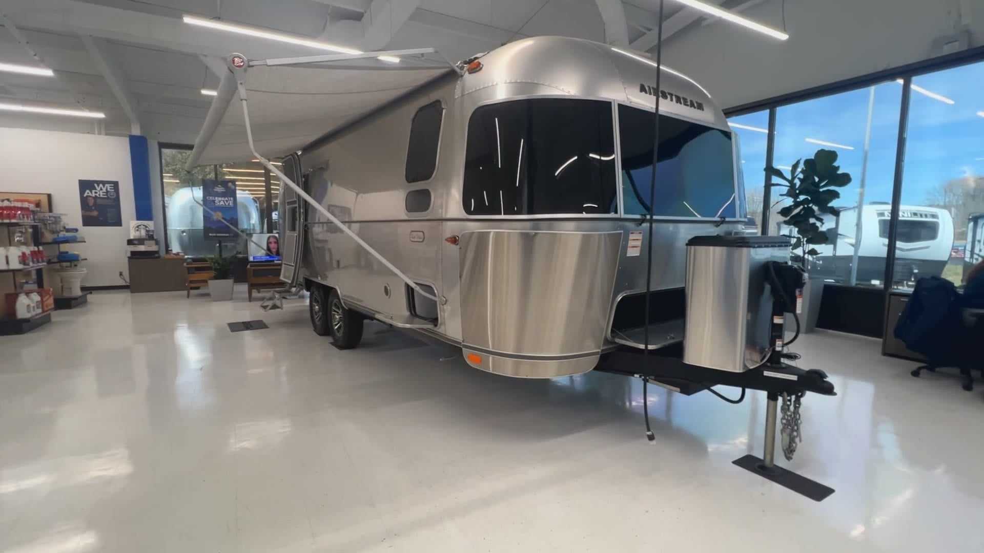 2026 Airstream 25FBT Base