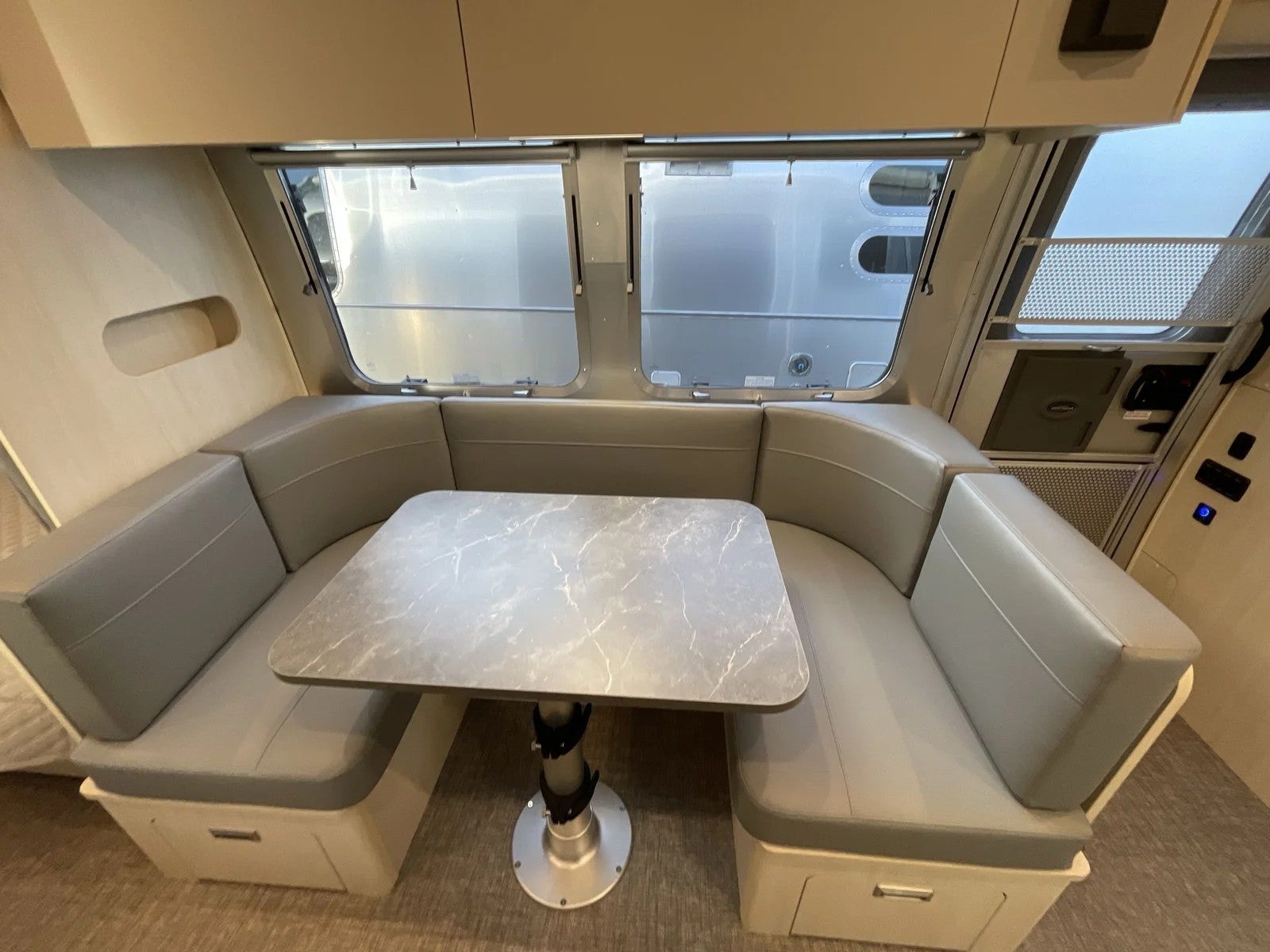 2026 Airstream 23FBT Base