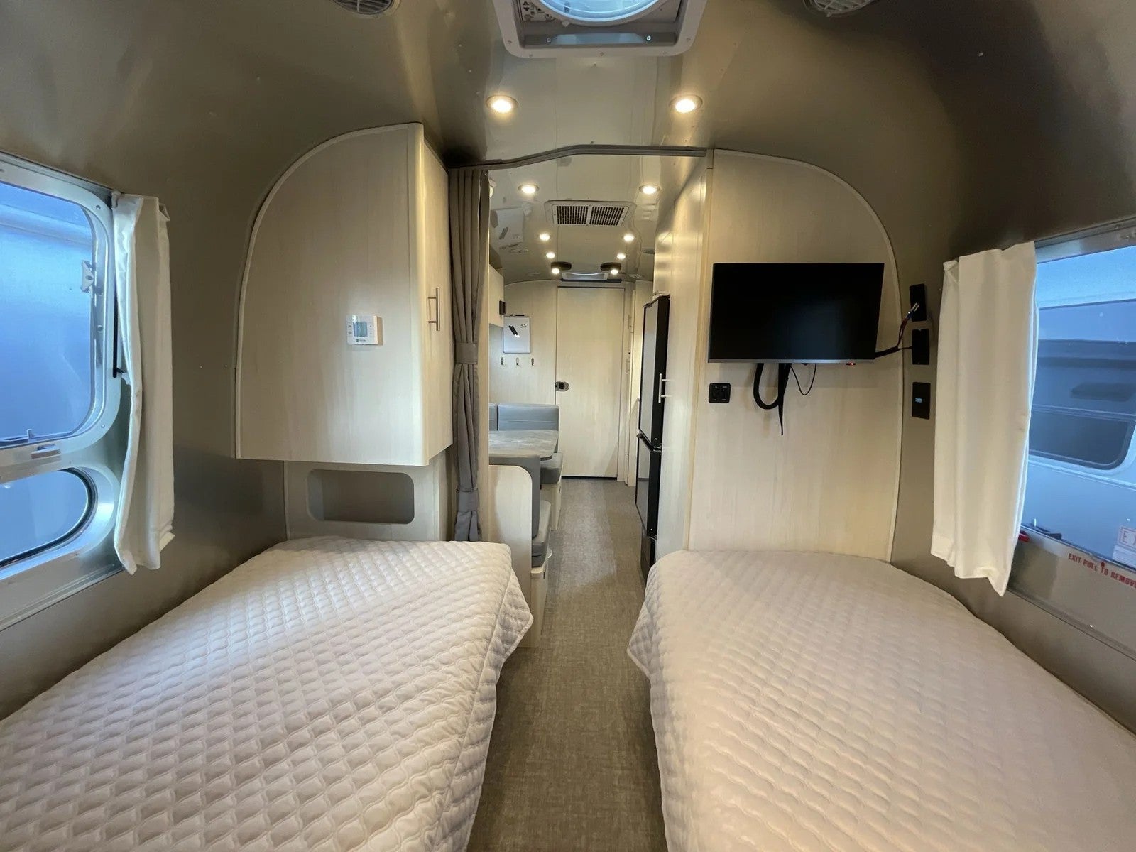 2026 Airstream 23FBT Base