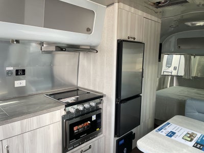 2025 Airstream 23FBQ Base