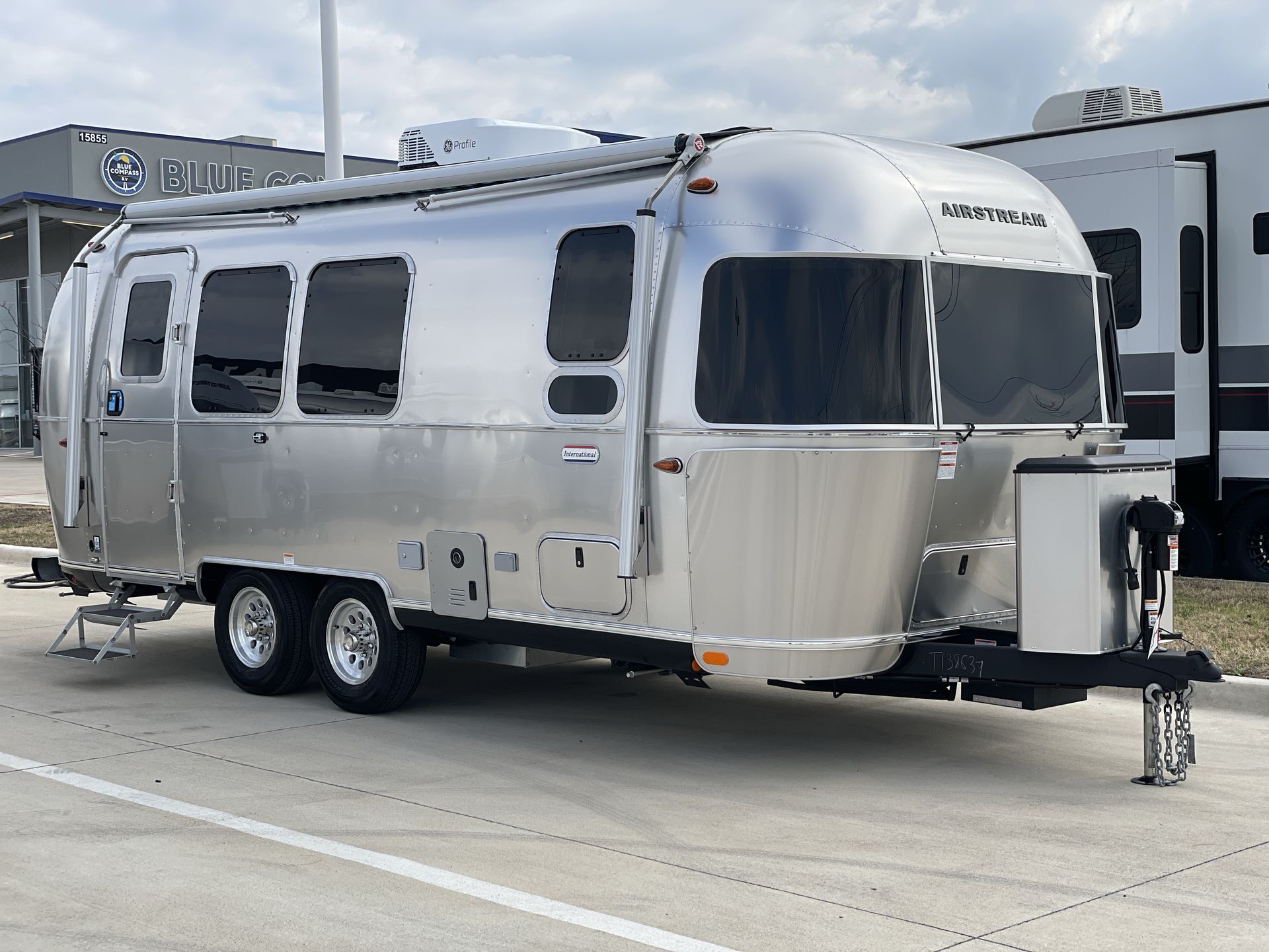 2026 Airstream 23FBT Base