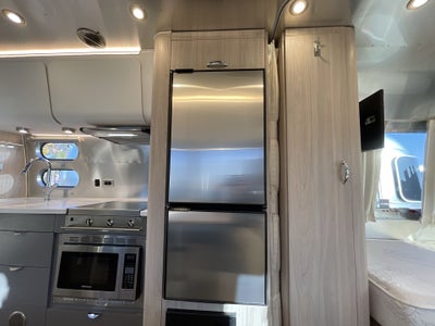 2021 Airstream 23FB Twin Base