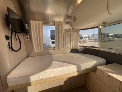 2021 Airstream 23FB Twin Base