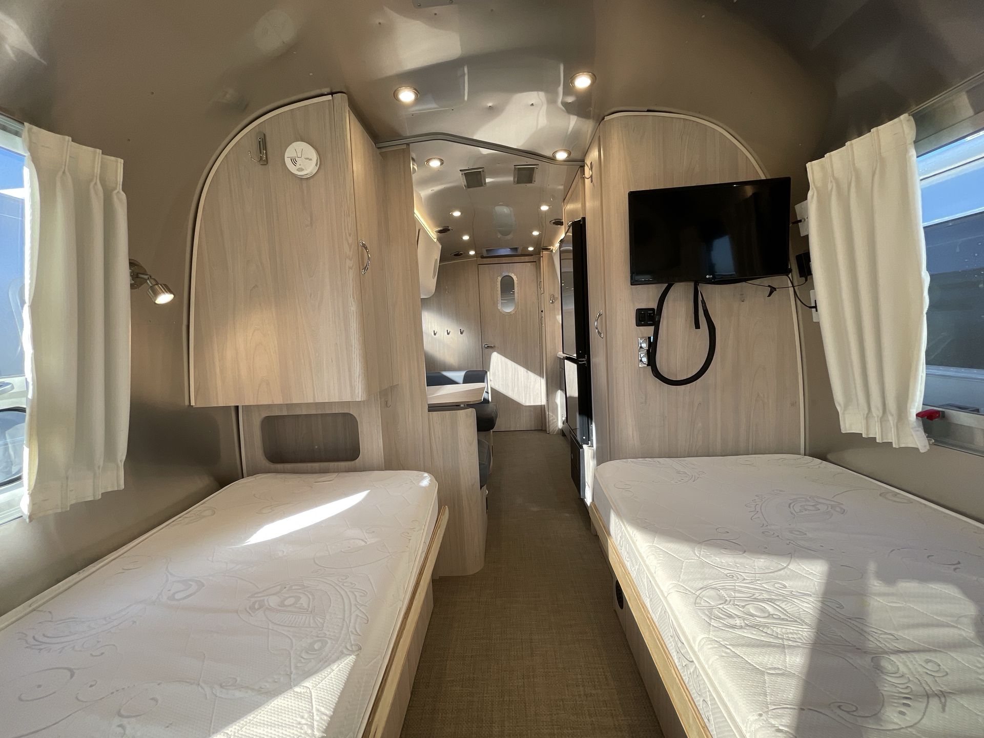2021 Airstream 23FB Twin Base