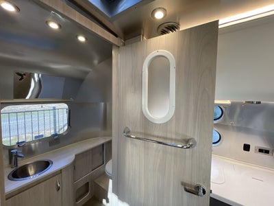 2021 Airstream 23FB Twin Base
