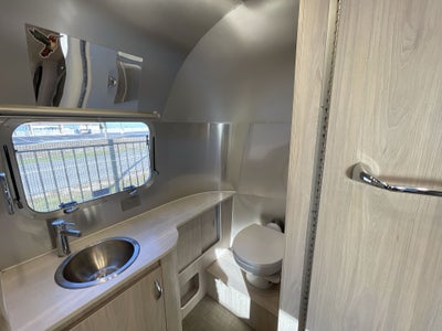 2021 Airstream 23FB Twin Base