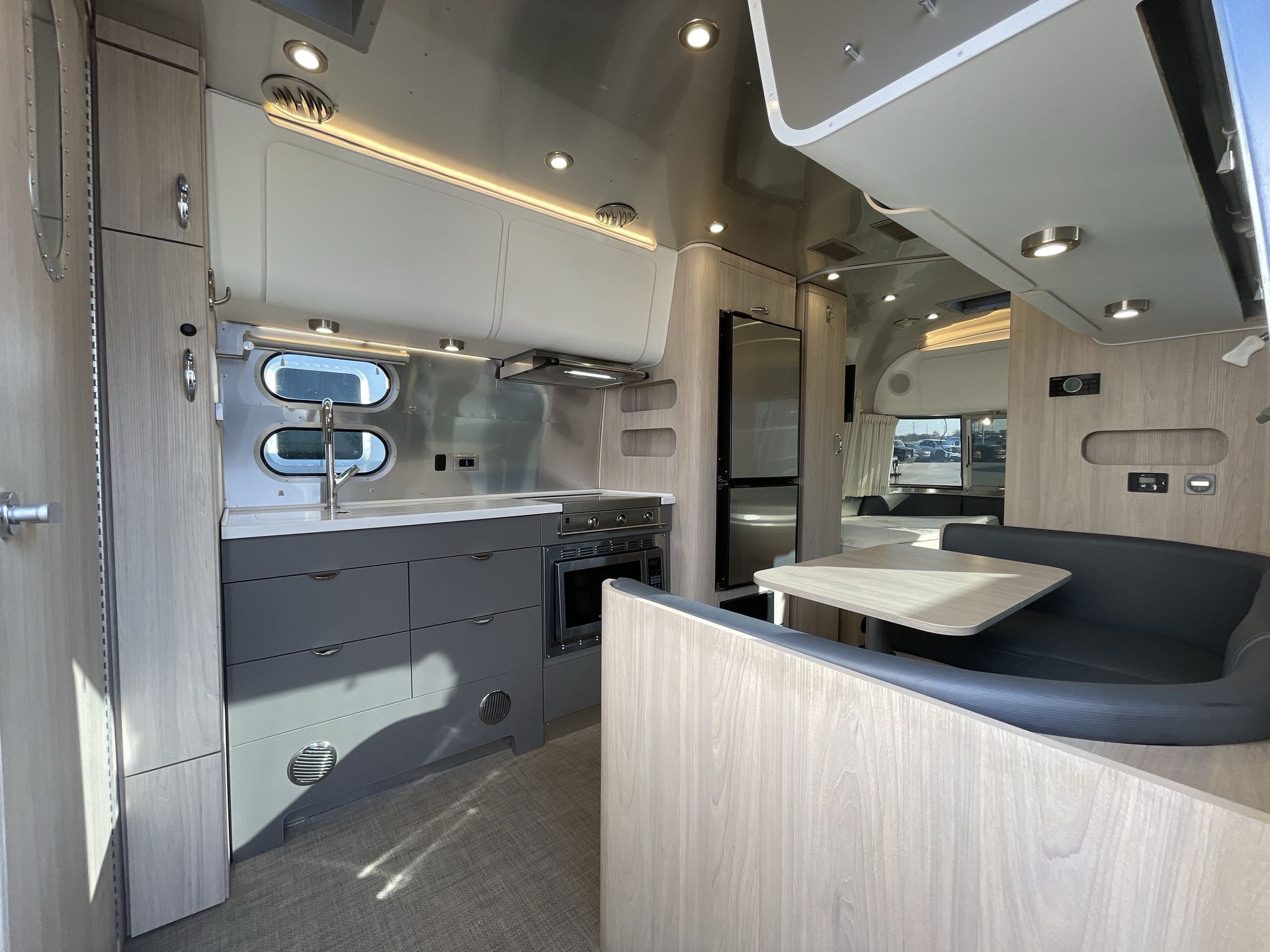 2021 Airstream 23FB Twin Base