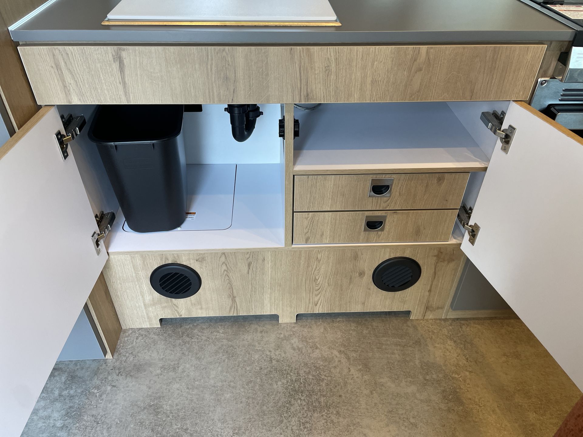 2025 Airstream 23FBQ Base