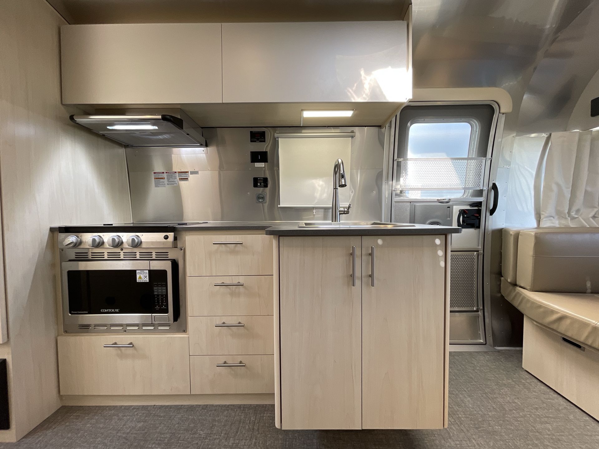 2024 Airstream 27FBT Base