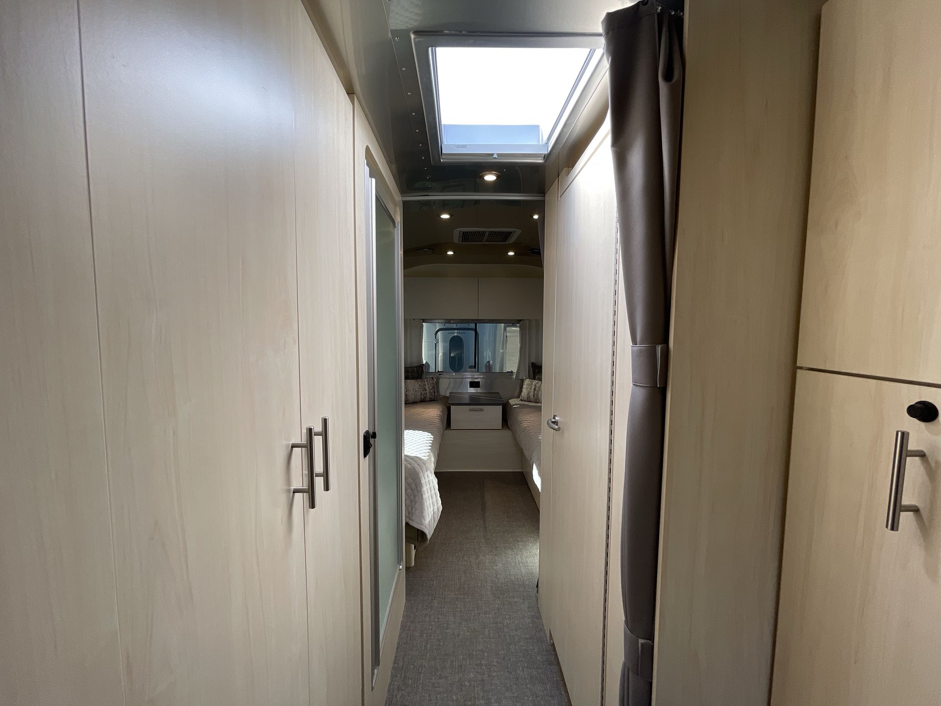 2024 Airstream 27FBT Base