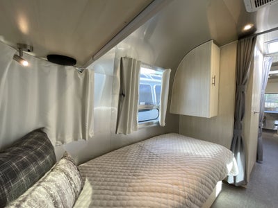 2024 Airstream 27FBT Base