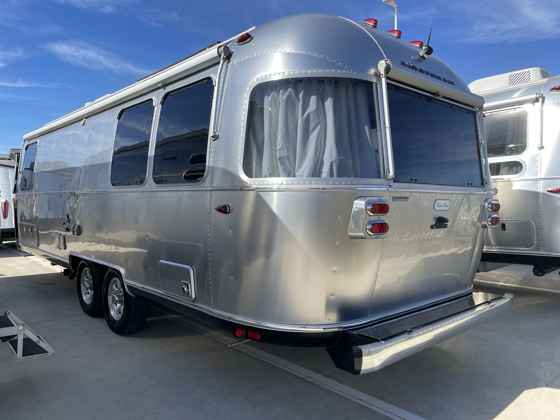 2024 Airstream 27FBT Base