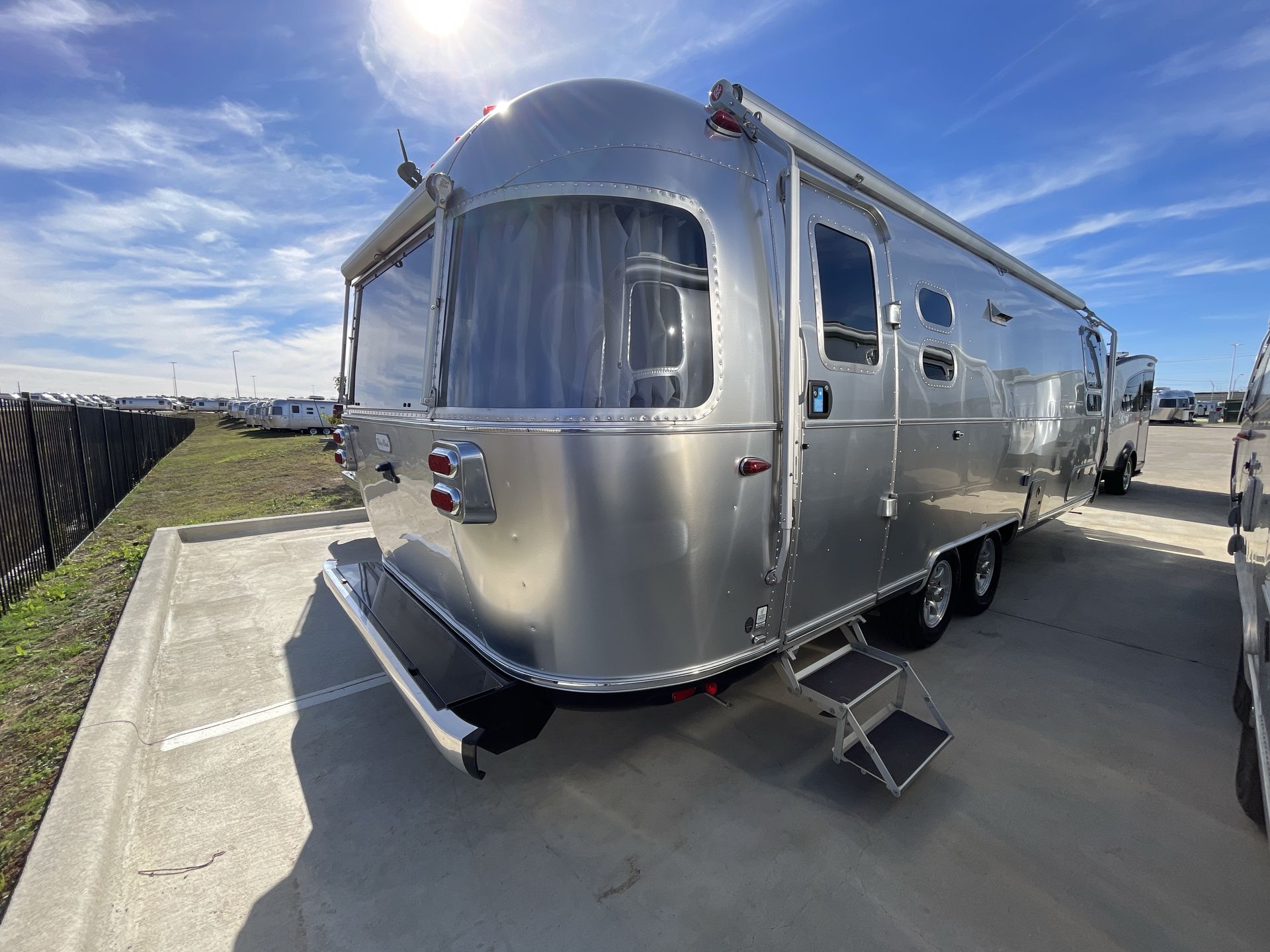 2024 Airstream 27FBT Base