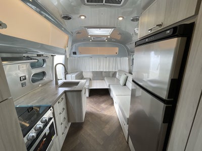 2026 Airstream 27FBQ Base