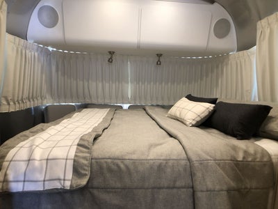2023 Airstream 25FBQ Base