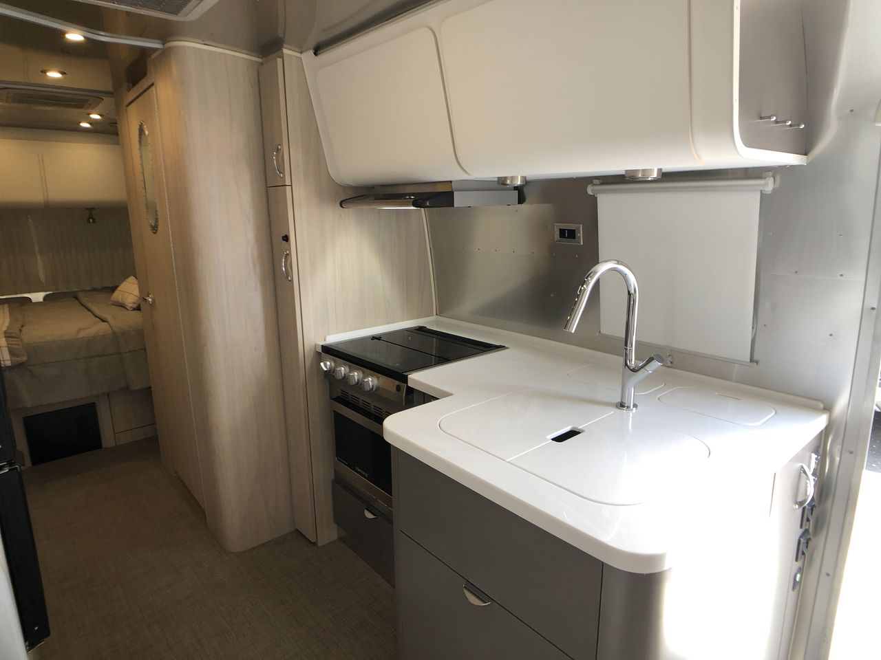2023 Airstream 25FBQ Base
