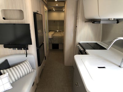 2023 Airstream 25FBQ Base
