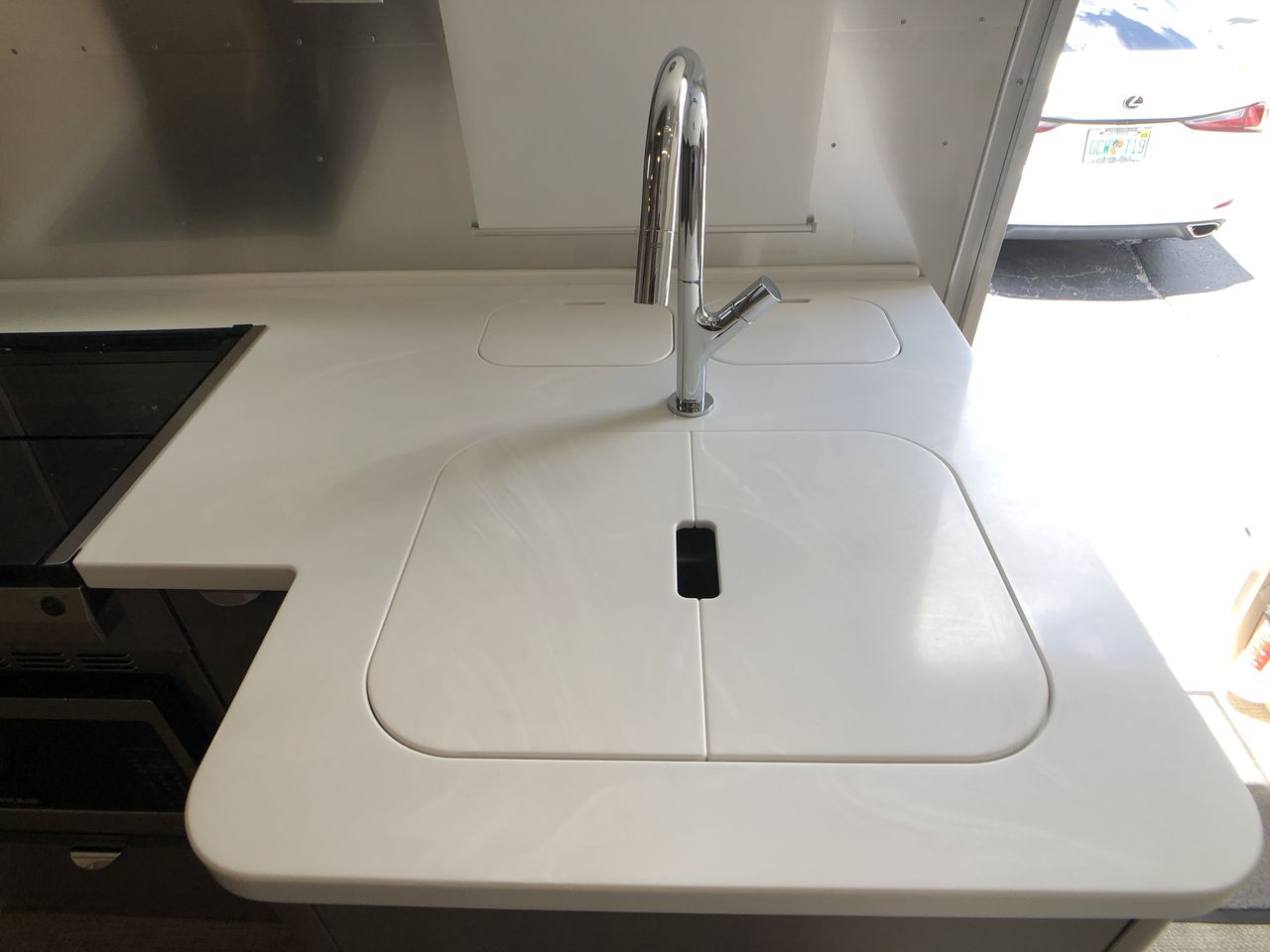 2023 Airstream 25FBQ Base