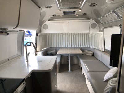 2023 Airstream 25FBQ Base