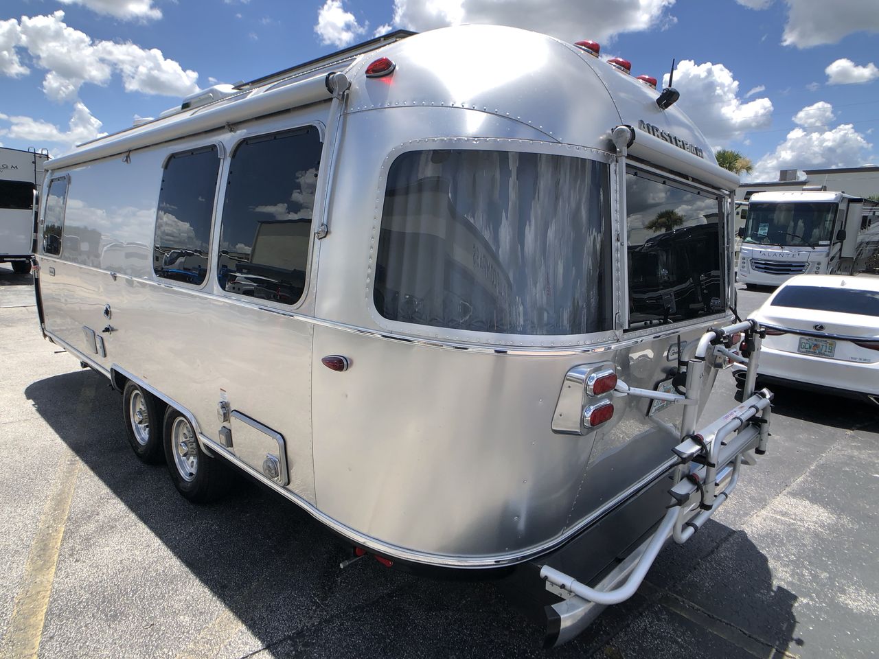 2023 Airstream 25FBQ Base