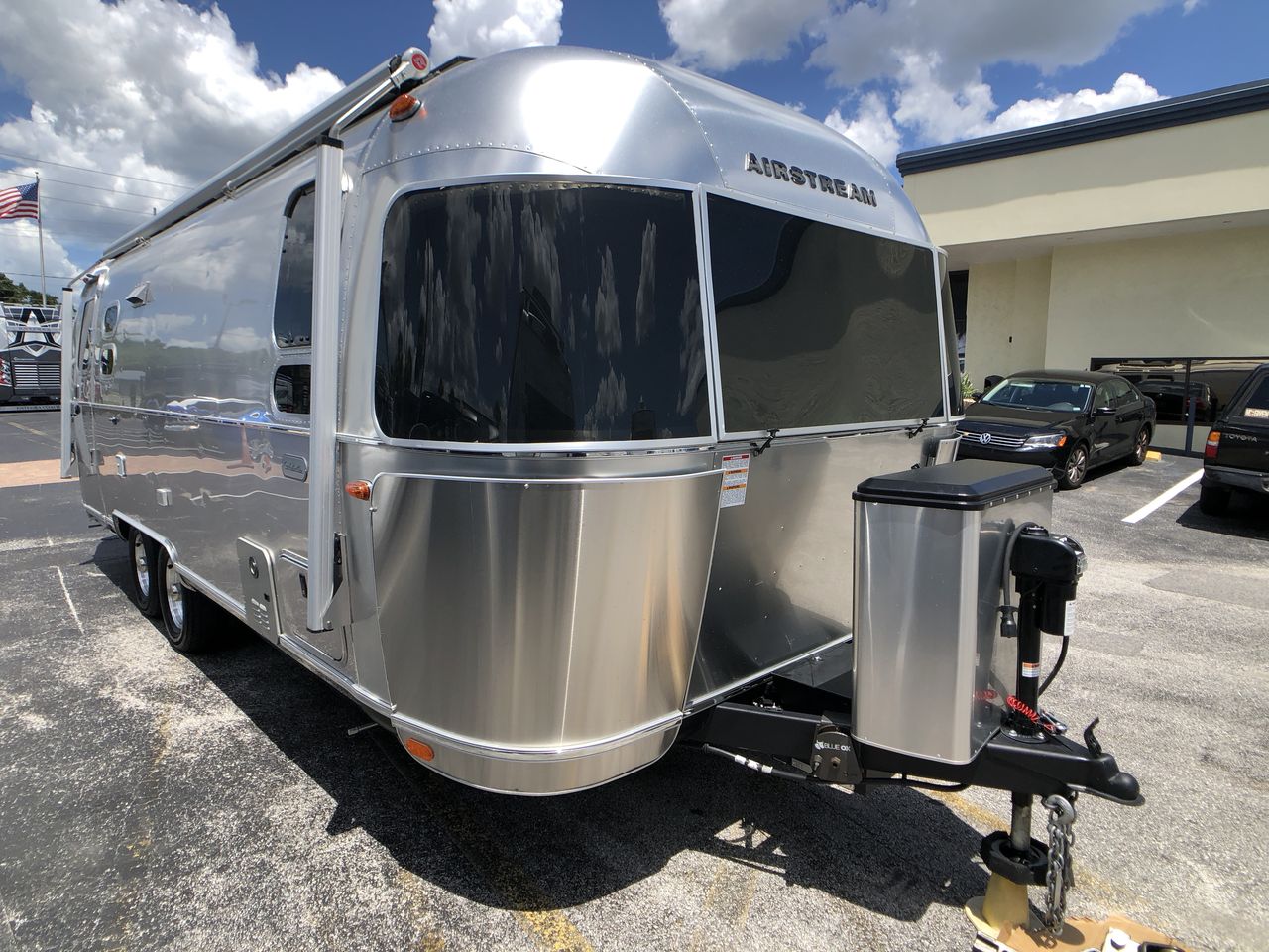 2023 Airstream 25FBQ Base