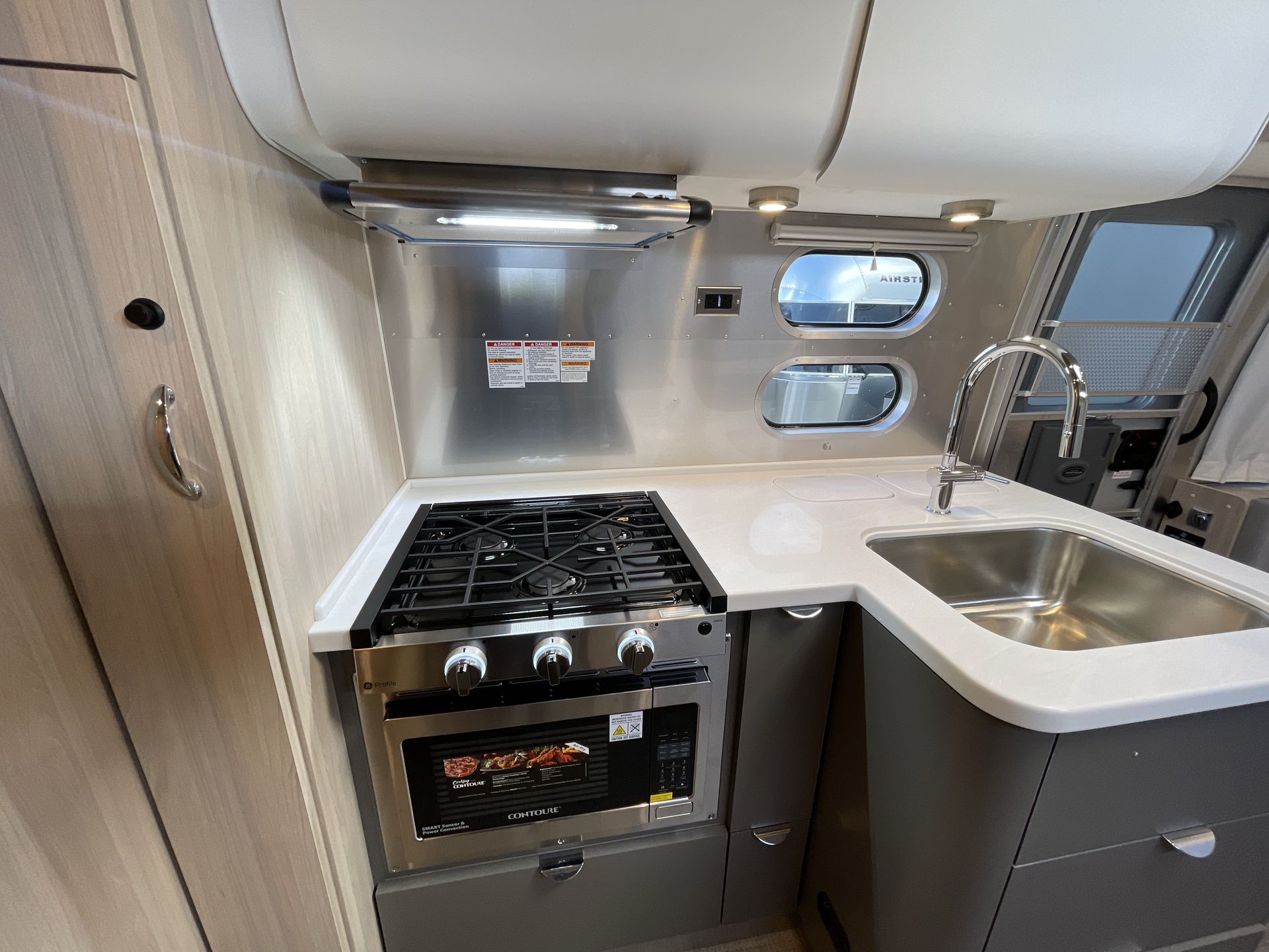 2026 Airstream 25FBQ Base