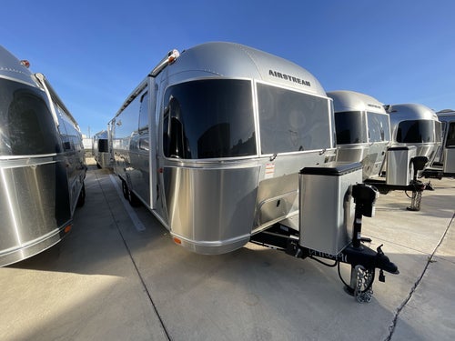 2024 Airstream 27FBQ Base